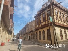 <b>士拉的花格窗老房子一般有两层</b>